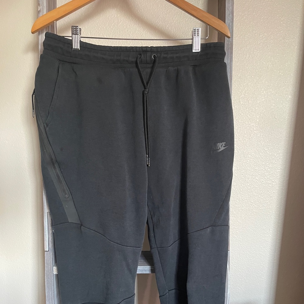 Nike Tech Fleece | Triple Black | Large Tall